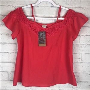 Paper crane Woman’s size small top NWT